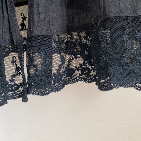 Ya Los Angeles Pretty Top with Ties and Lace - Picture 3 of 6
